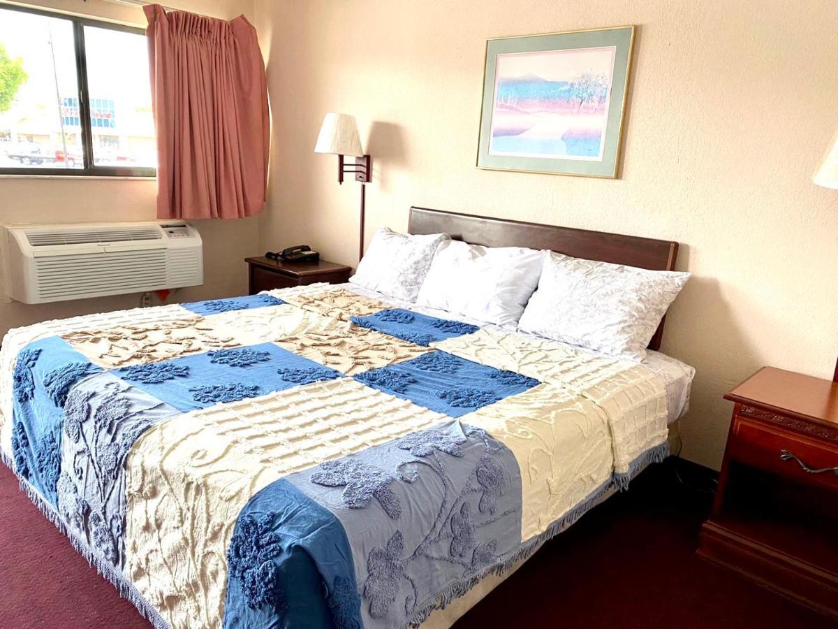 Regency Inn Fern Park Bagian luar foto